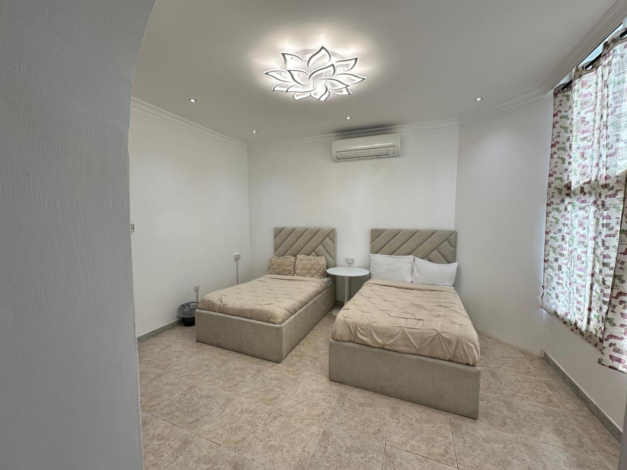 International Abu Dhabi Hostel 外观 照片