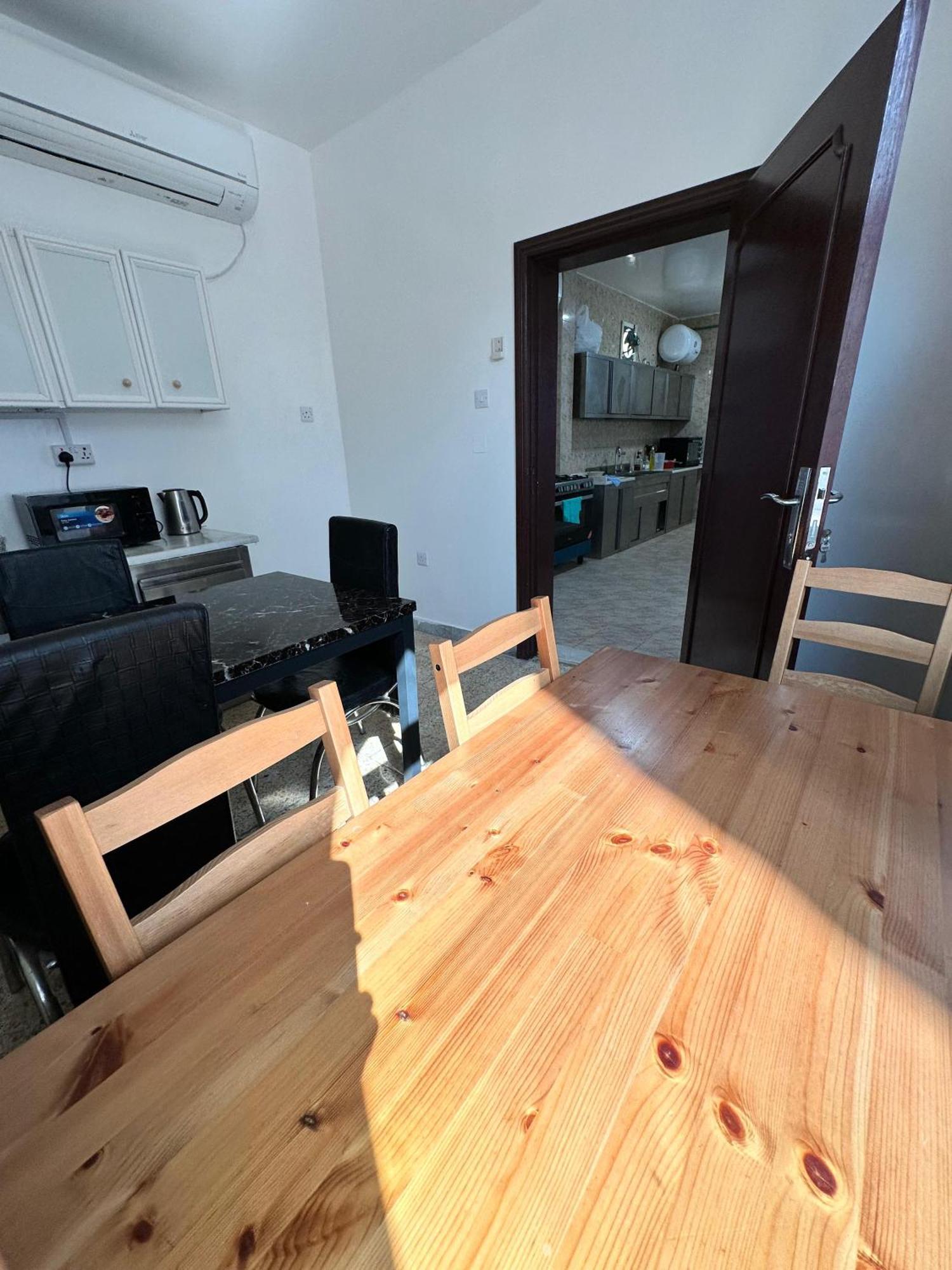 International Abu Dhabi Hostel 外观 照片
